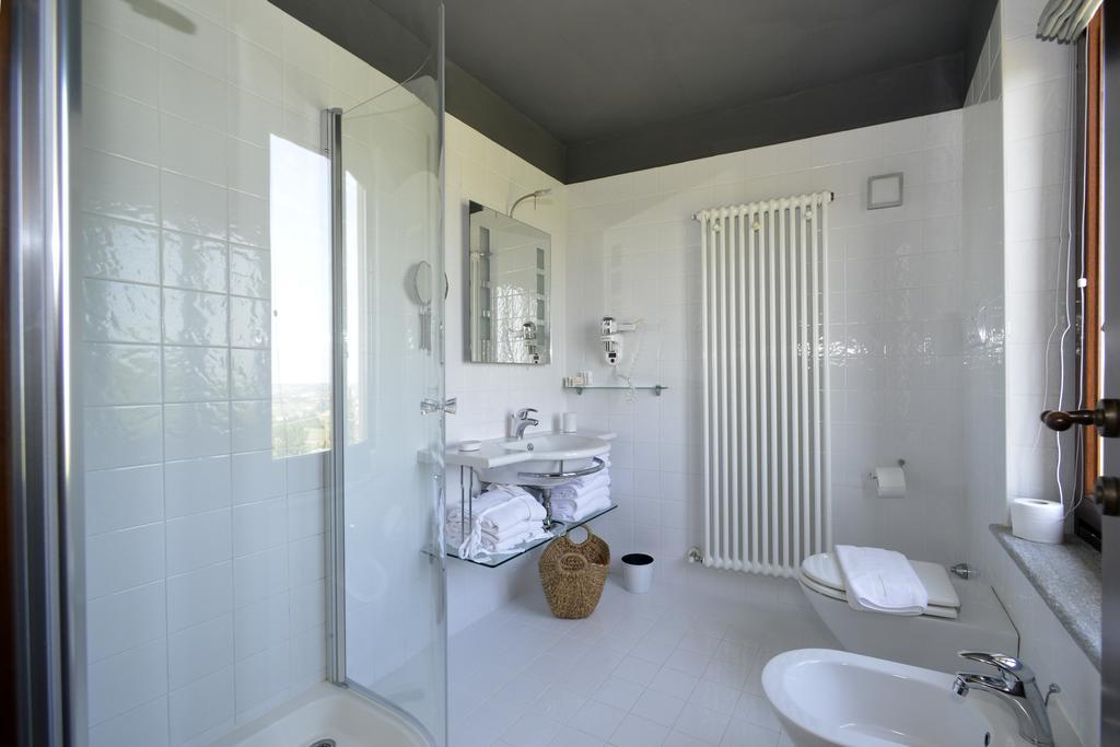 Cascina San Michele Bed and Breakfast Costigliole d'Asti Habitación foto