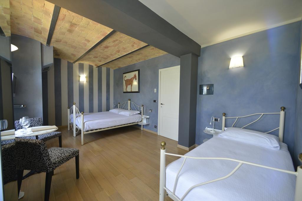 Cascina San Michele Bed and Breakfast Costigliole d'Asti Habitación foto